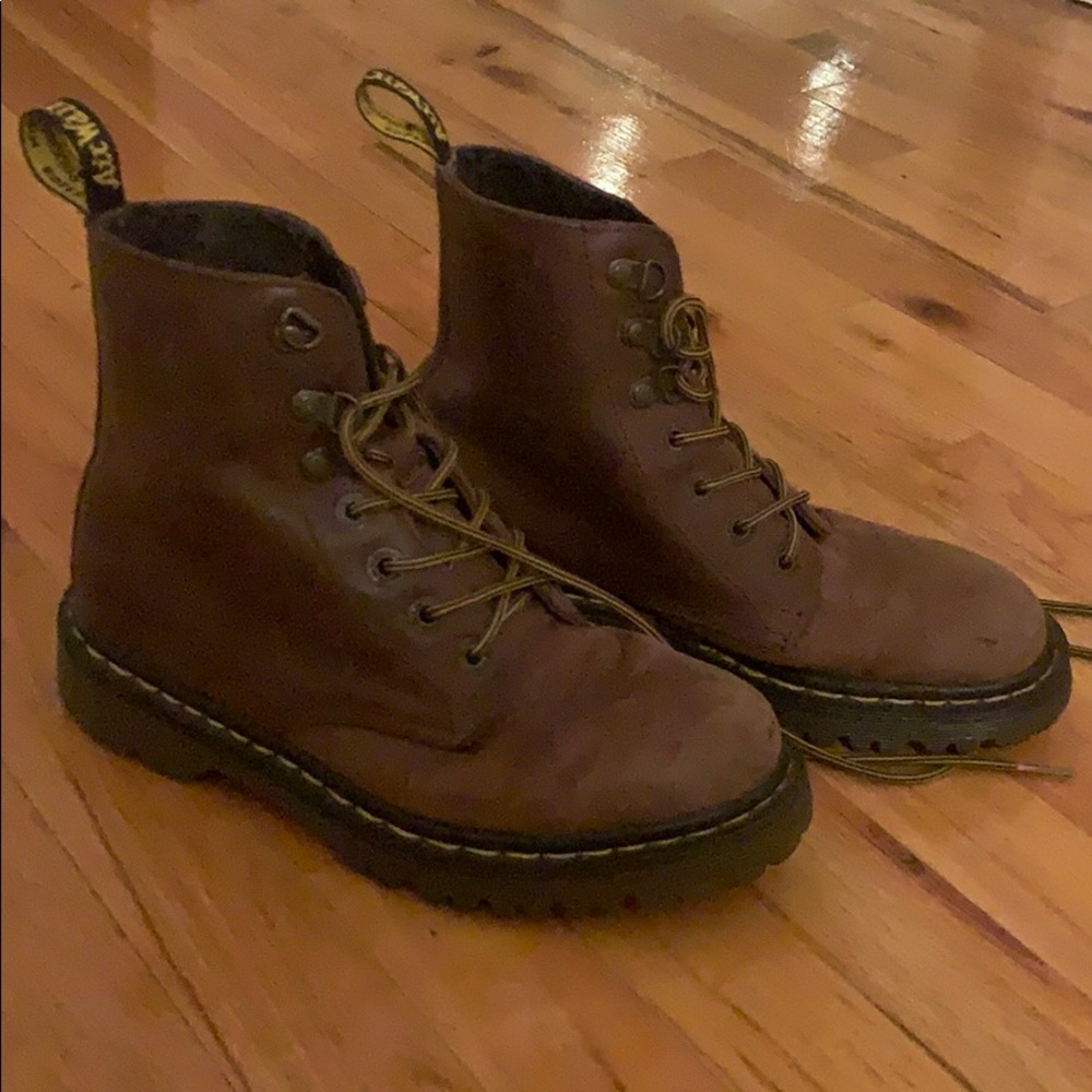 Great condition brown Doc Martens